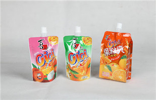 What are the advantages of liquid packaging spout pouch?